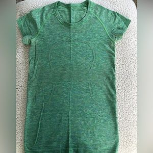 Lululemon Swiftly Tech Short Sleeve - Size 6